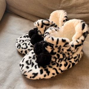 Cheetah slippers size 7-8